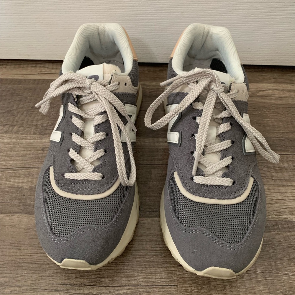 New Balance 574 sneakers